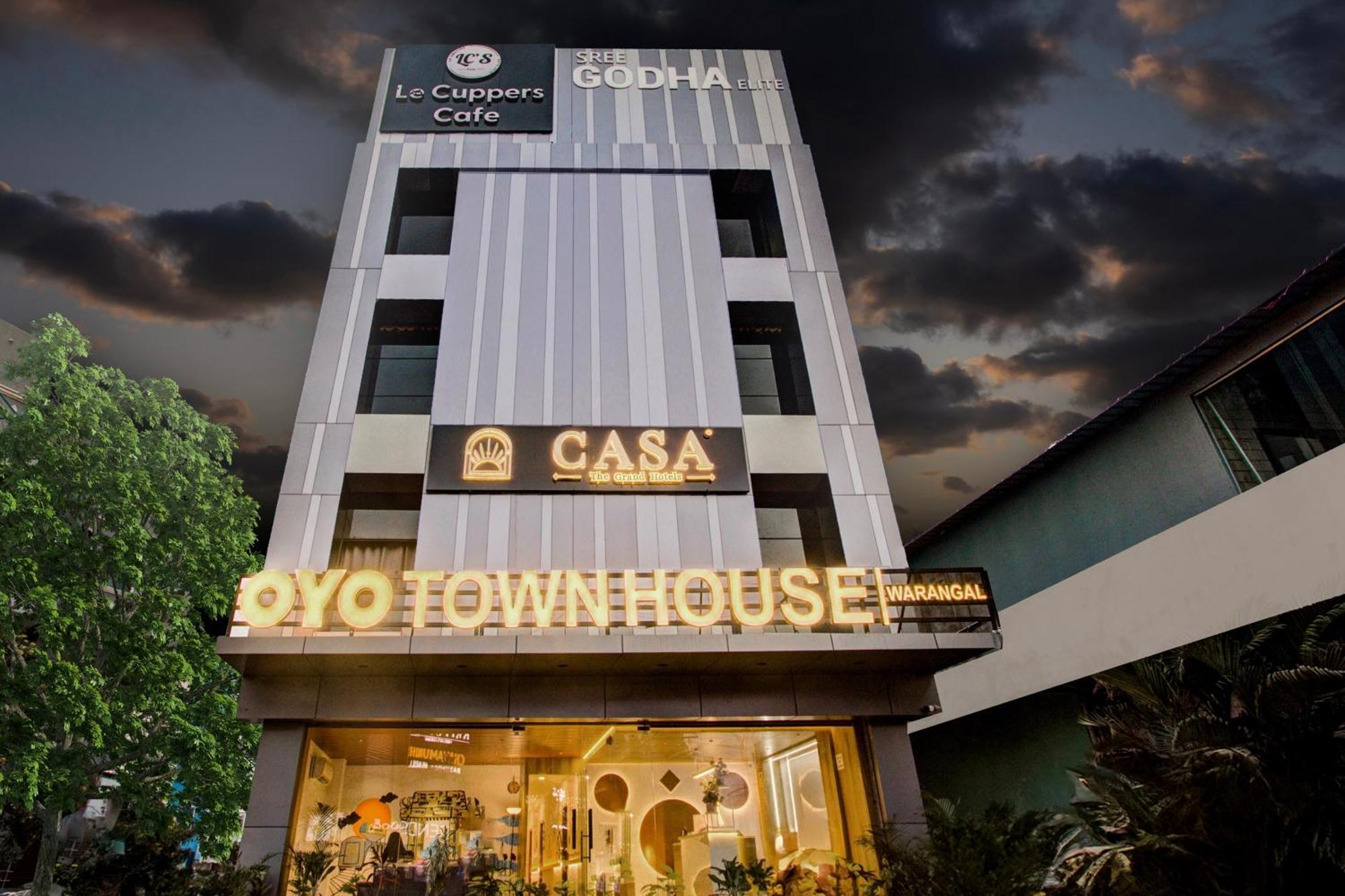 Hotel Super Townhouse Casa Grand Warangal Esterno foto