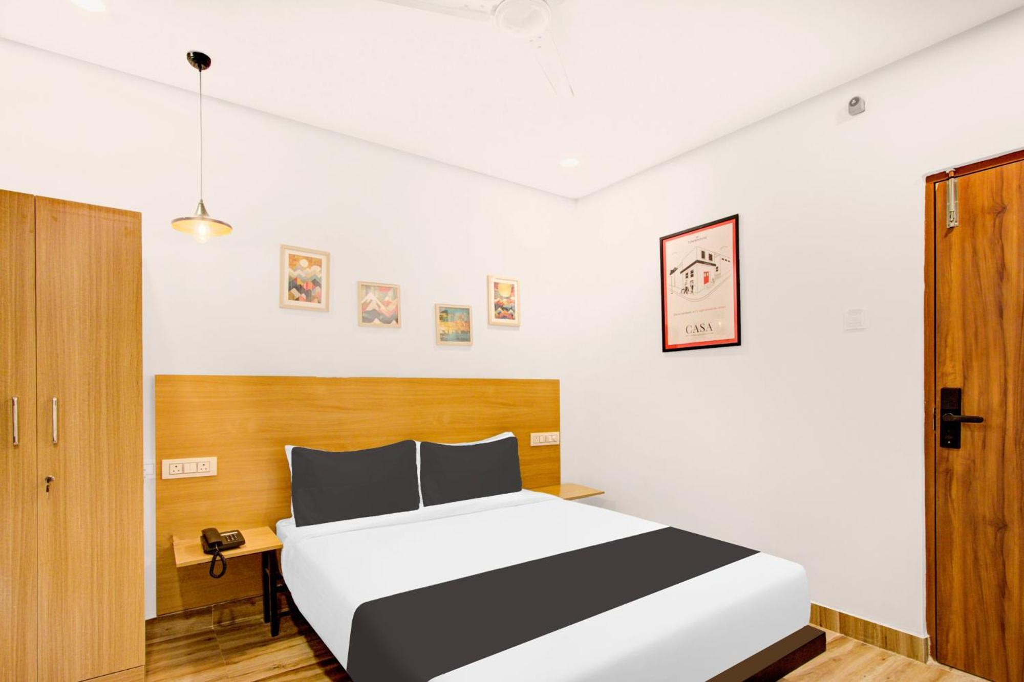 Hotel Super Townhouse Casa Grand Warangal Esterno foto