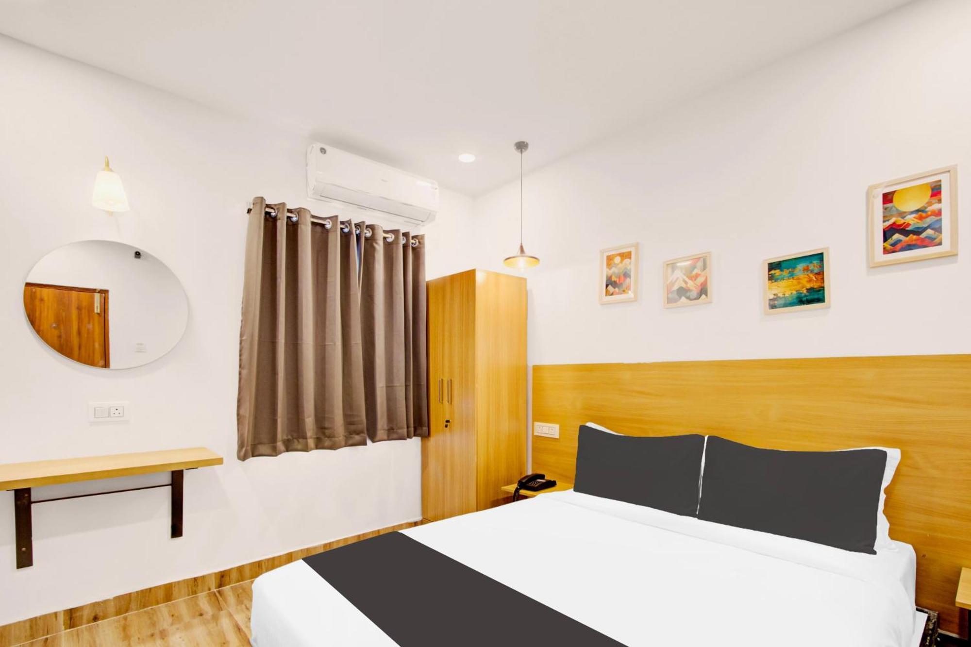 Hotel Super Townhouse Casa Grand Warangal Esterno foto